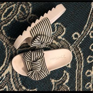 Not Rate Bow Slide Sandal